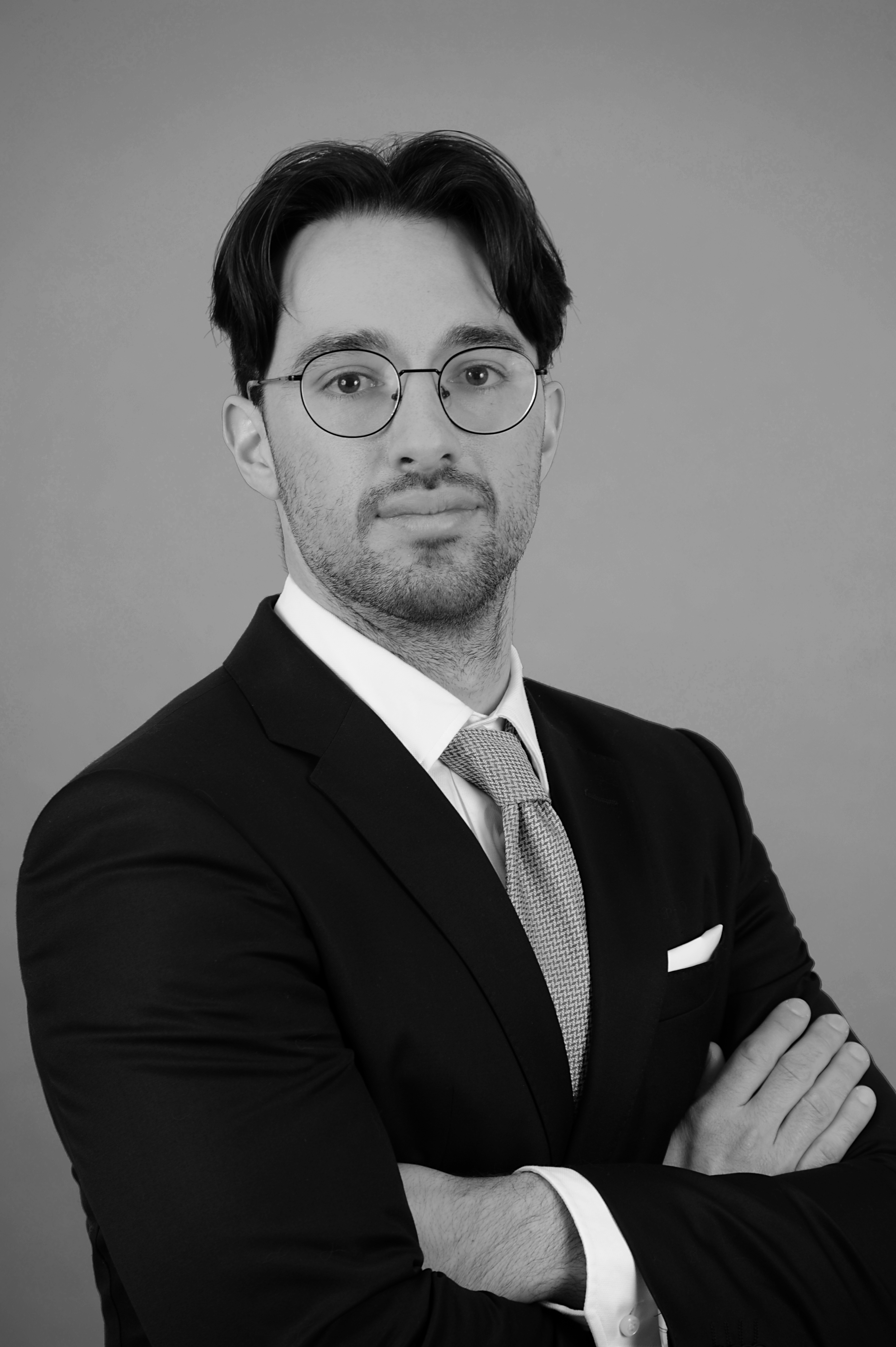 prof_pic_bw_1.jpg